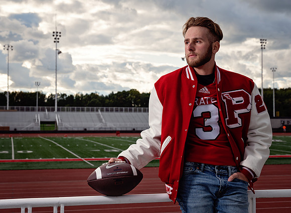 boy-senior-pictures-ashtabula-photographer