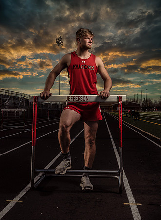 track-senior-pictures-creative