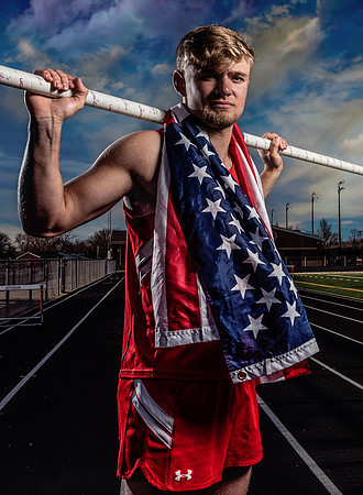 track-senior-pictures-edgy-ashtabula-photographer