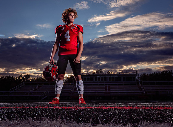senior-pictures-football