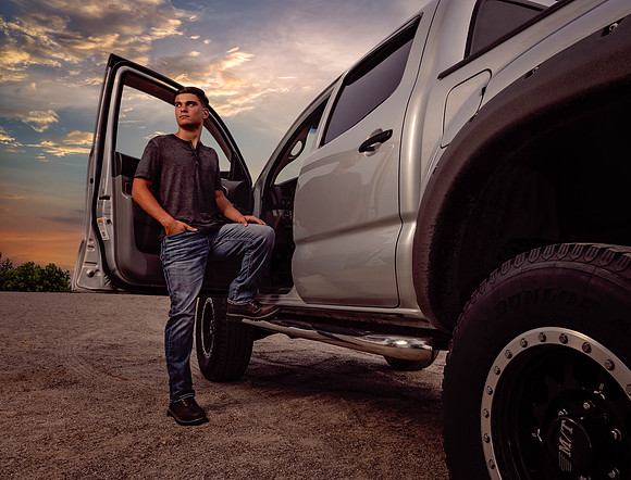 senior-pictures-truck
