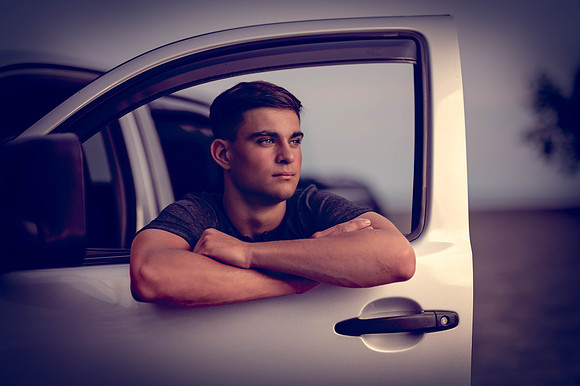 boy-senior-pictures-truck