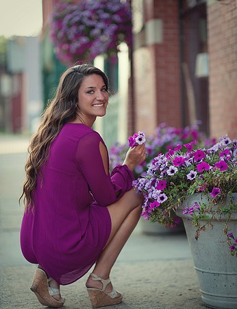 high school-senior-pictures-flowers