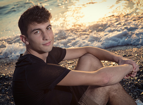 senior-pictures-boy-beach