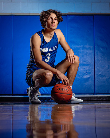 senior-pictures-basketball-ashtabula-photographer