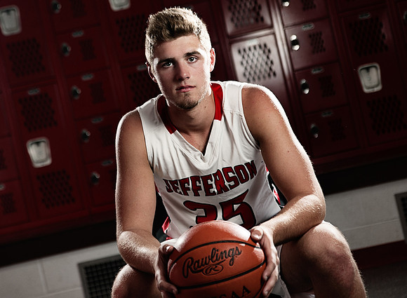 senior-picture-basketball-photography