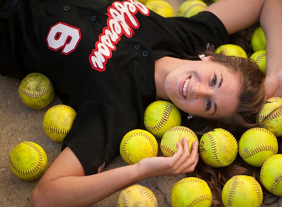 girls-senior-pictures-softball