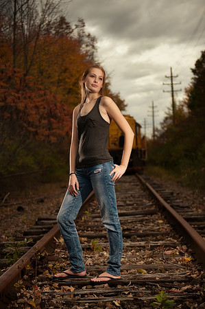 railroad tracks-senior-photgraphy-modern