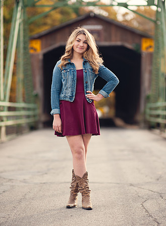 senior-pictures-covered brige