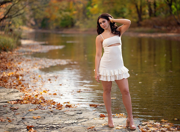 girls-fall-senior-pictures-creek
