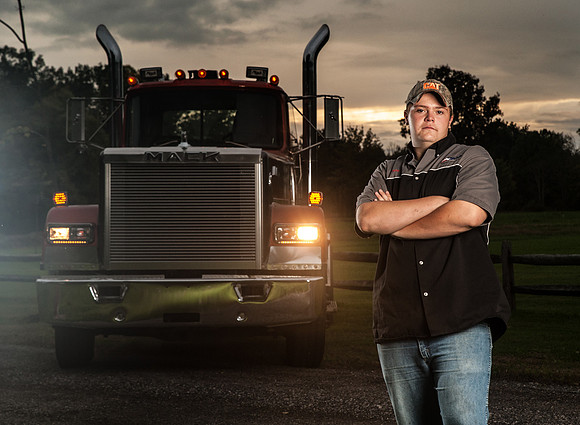 senior-boy-truck