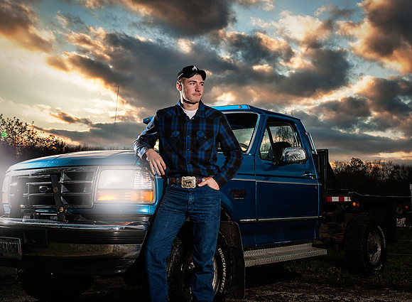 senior-boy-truck-photography-ashtabula-photographer