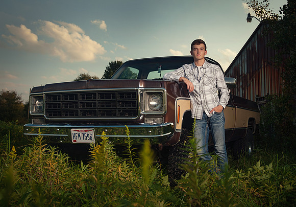 senior-pictures-boy-truck