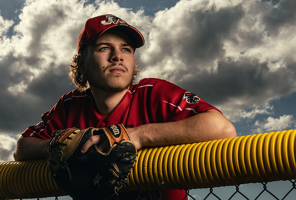 senior-pictures-boy-baseball-ashtabula-photographer