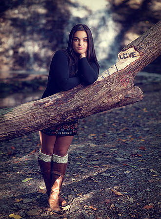 senior-girl-pictures-woods