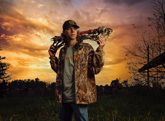boy-senior-pictures-hunting-ashtabula-photographer